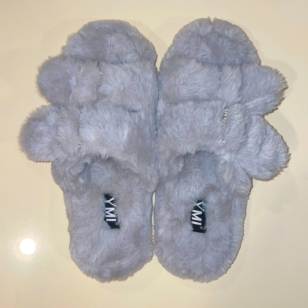 Open toe slippers